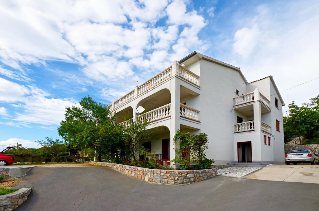 Apartments Sanja Sibinj Krmpotski Εξωτερικό φωτογραφία