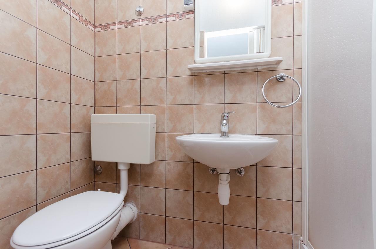 Apartments Sanja Sibinj Krmpotski Εξωτερικό φωτογραφία