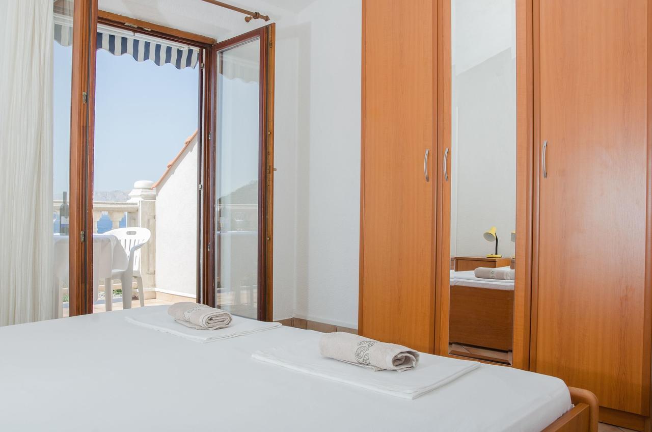 Apartments Sanja Sibinj Krmpotski Εξωτερικό φωτογραφία