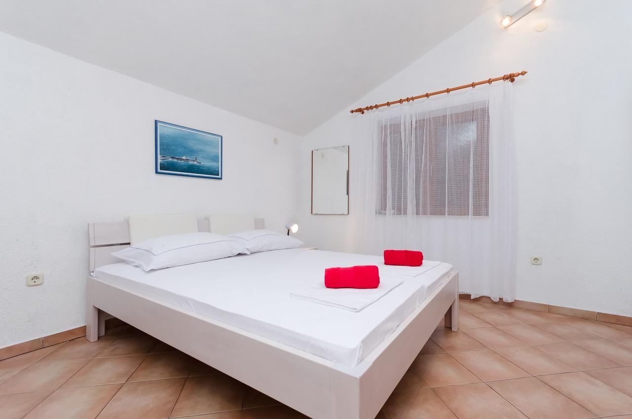 Apartments Sanja Sibinj Krmpotski Εξωτερικό φωτογραφία