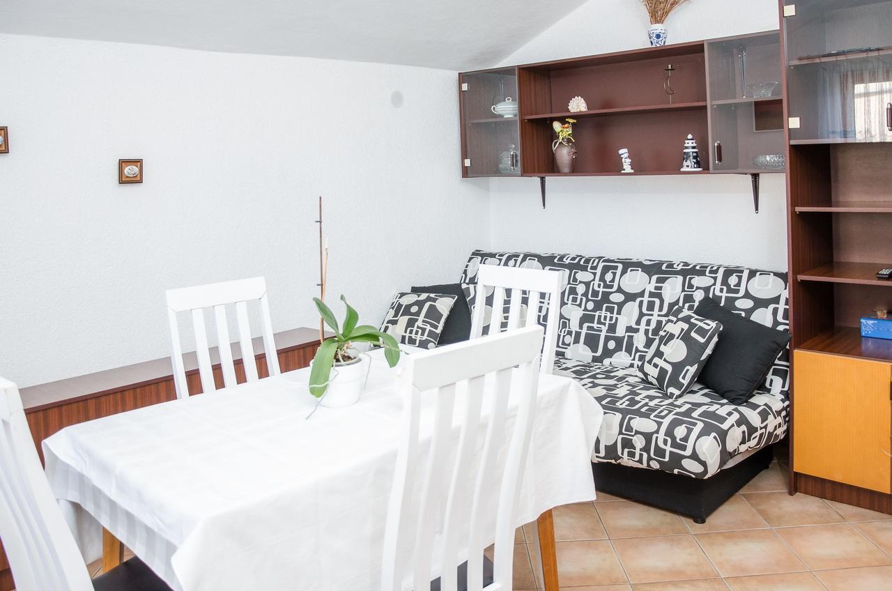 Apartments Sanja Sibinj Krmpotski Εξωτερικό φωτογραφία