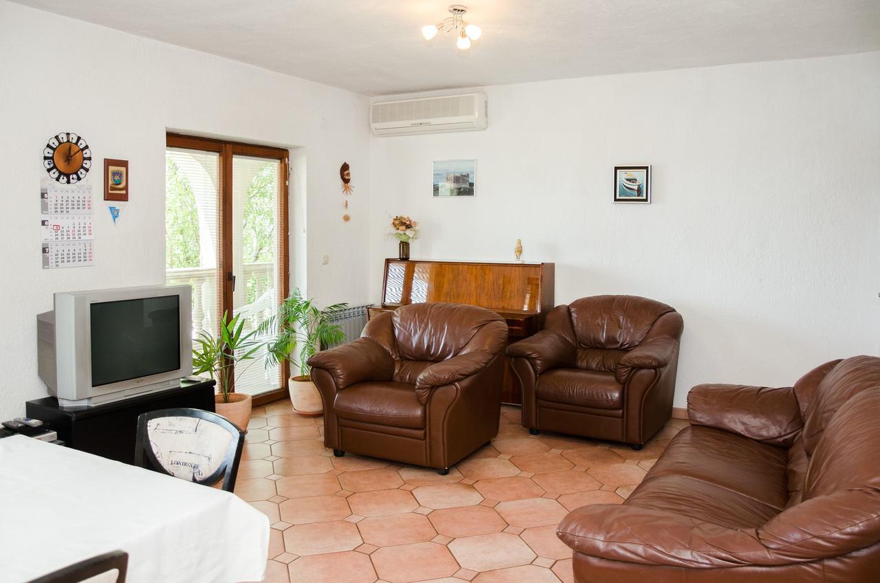Apartments Sanja Sibinj Krmpotski Εξωτερικό φωτογραφία
