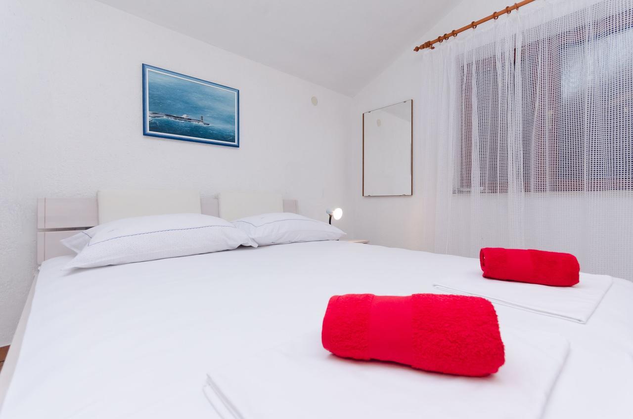 Apartments Sanja Sibinj Krmpotski Εξωτερικό φωτογραφία