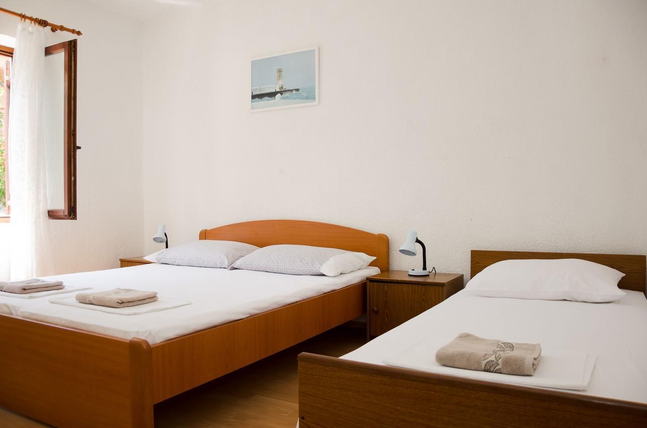 Apartments Sanja Sibinj Krmpotski Εξωτερικό φωτογραφία