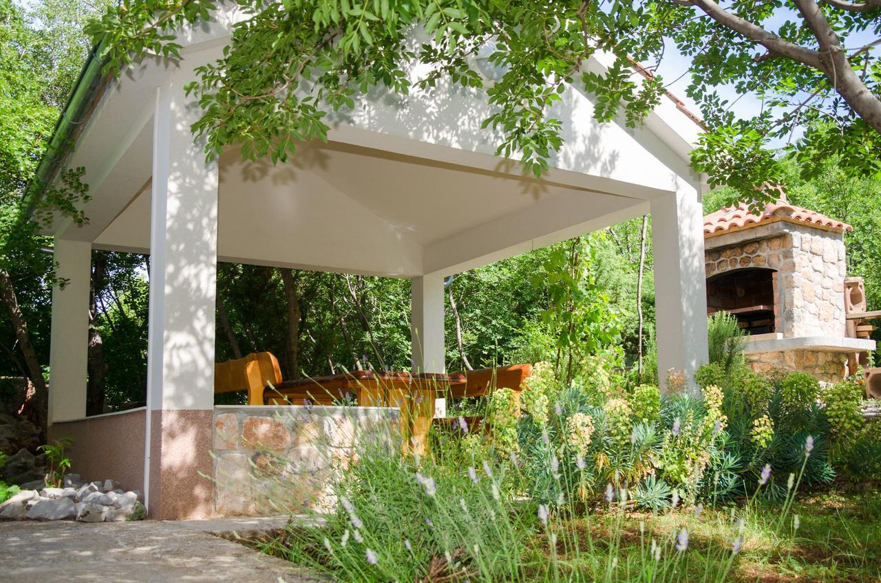 Apartments Sanja Sibinj Krmpotski Εξωτερικό φωτογραφία
